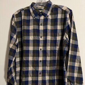 St. John’s Bay Classic Fit Blue, Green, and White Long Sleeve Flannel – size S